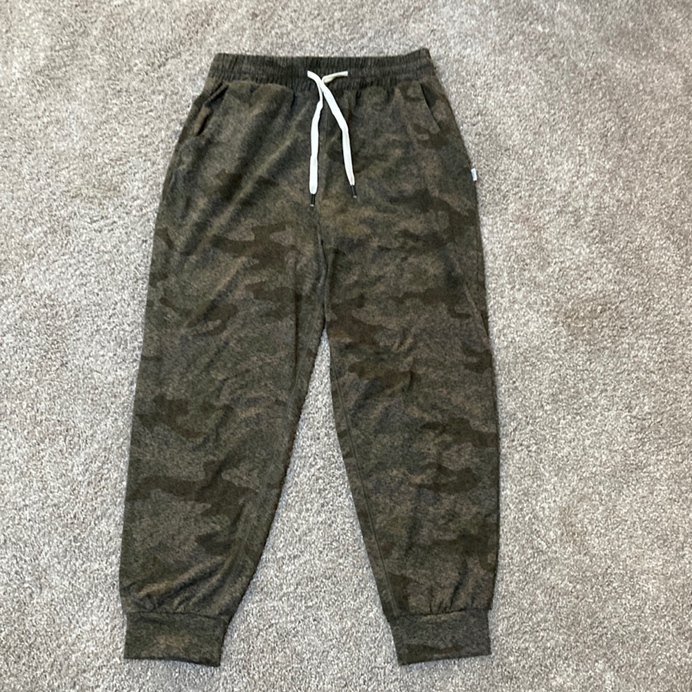 Feat Roam Jogger Size Small  New